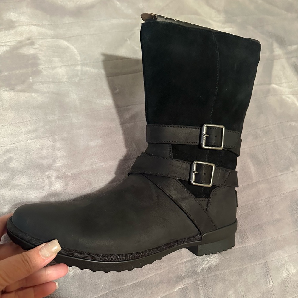 UGG Lorna Waterproof Bootie Black Suede Leather size 9 - NEW IN BOX never worn - Picture 7 of 16